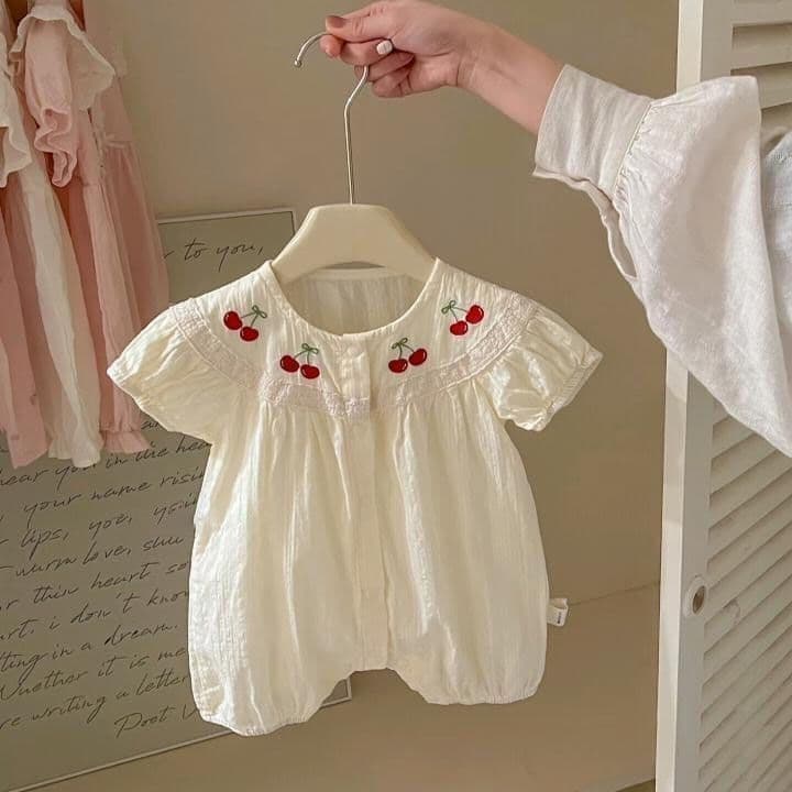 Bebê roupas de bebê verão fino macacão bebê menina doce estilo ocidental macacão cem dias de idade Outing macacão roupas