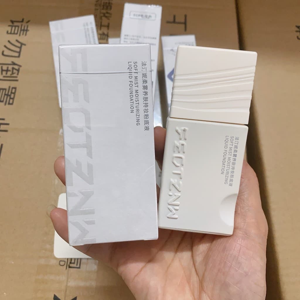 Feotznw/Fatini Soft Mist Maquiagem para segurar a pele Base líquida Rosto grelhado Não tira maquiagem Corretivo de base 