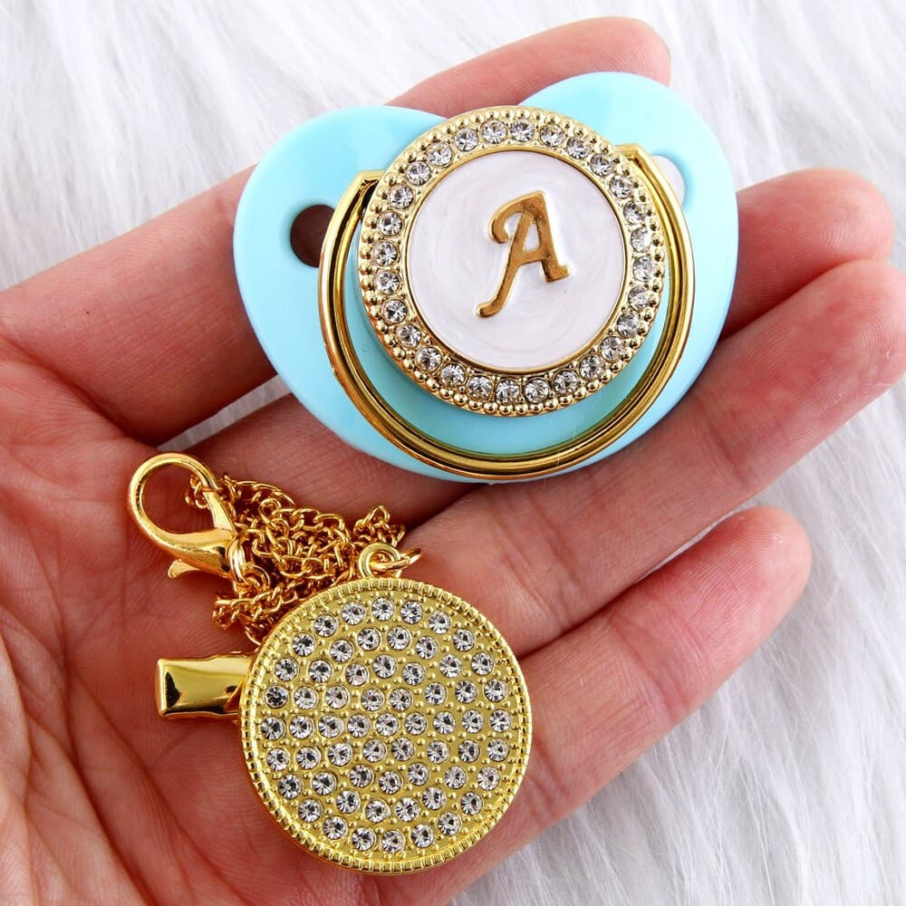 Chupeta azul para bebê com padrão de 26 letras e corrente, chupeta de silicone sem BPA para bebês de 0 a 12 meses, brinq