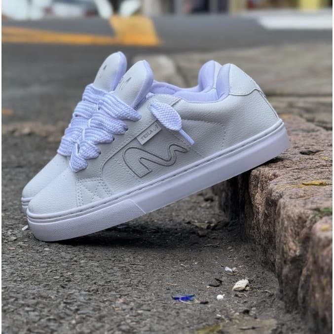 tênis tesla Hertz, unissex masculino e feminino casual esportivo skatista streetwear tênis pão lançamento do momento.