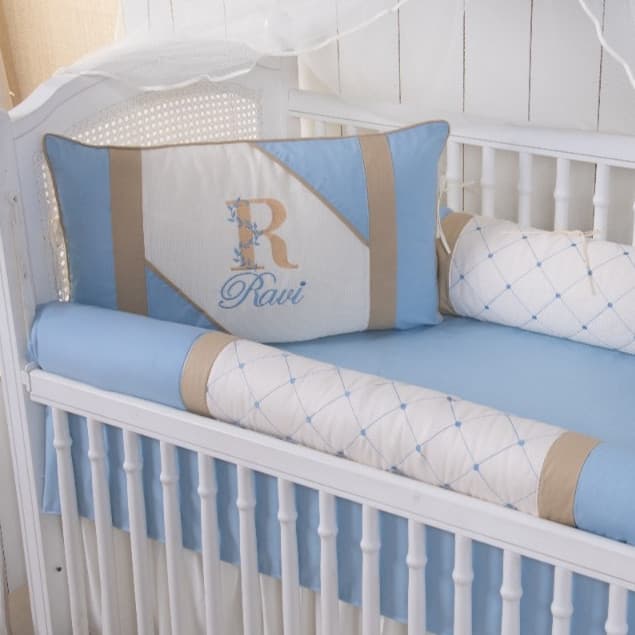 KIT BERÇO BEBÊ MODELO THEO PALHA COM AZUL DETALHE BEGE - PERSONALIZAMOS O NOME DO SEU BEBÊ -COM SAIA