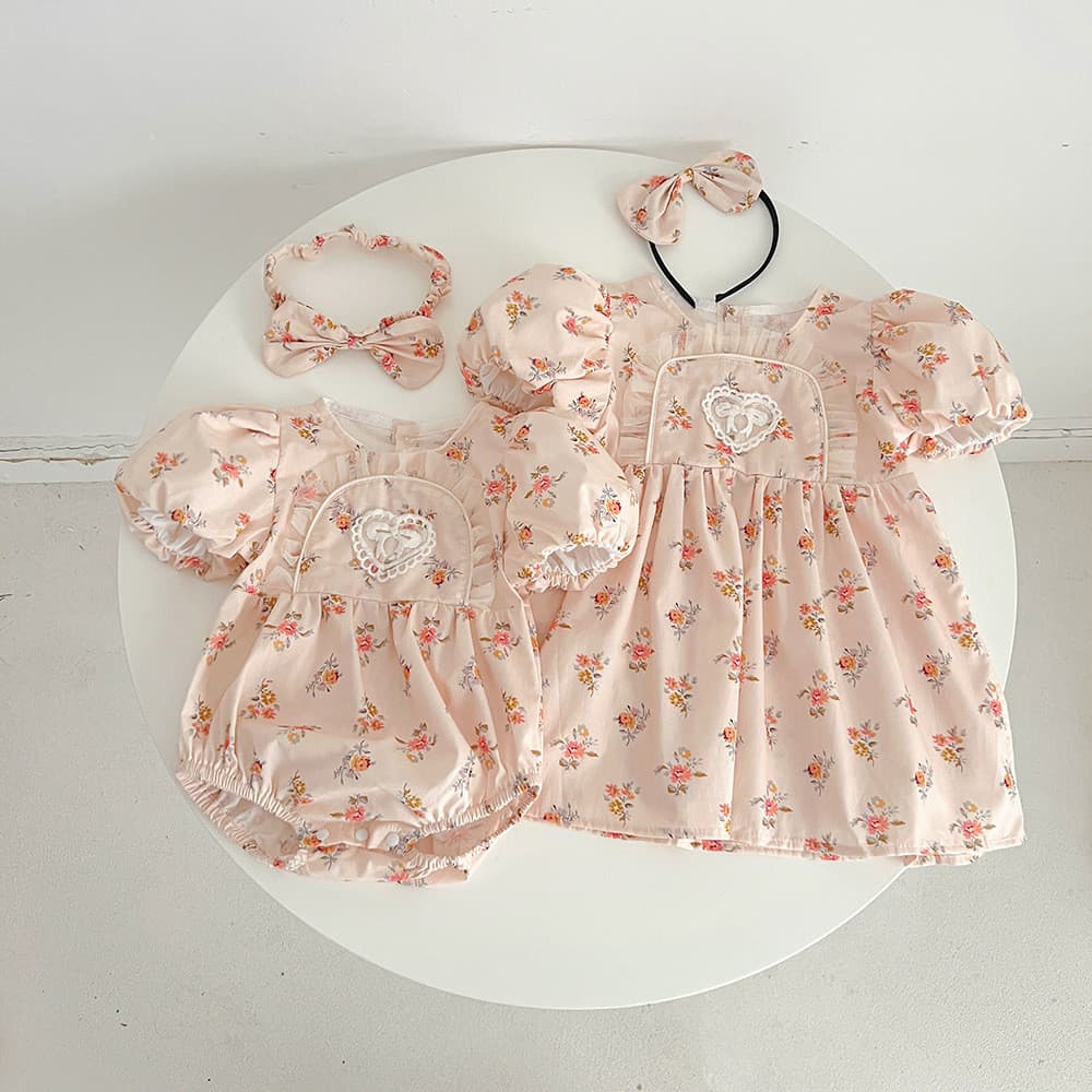 2023 verão novo estilo roupas de bebê menina roupas de bebê rosa Floral vestido de manga curta meninas irmãs roupas