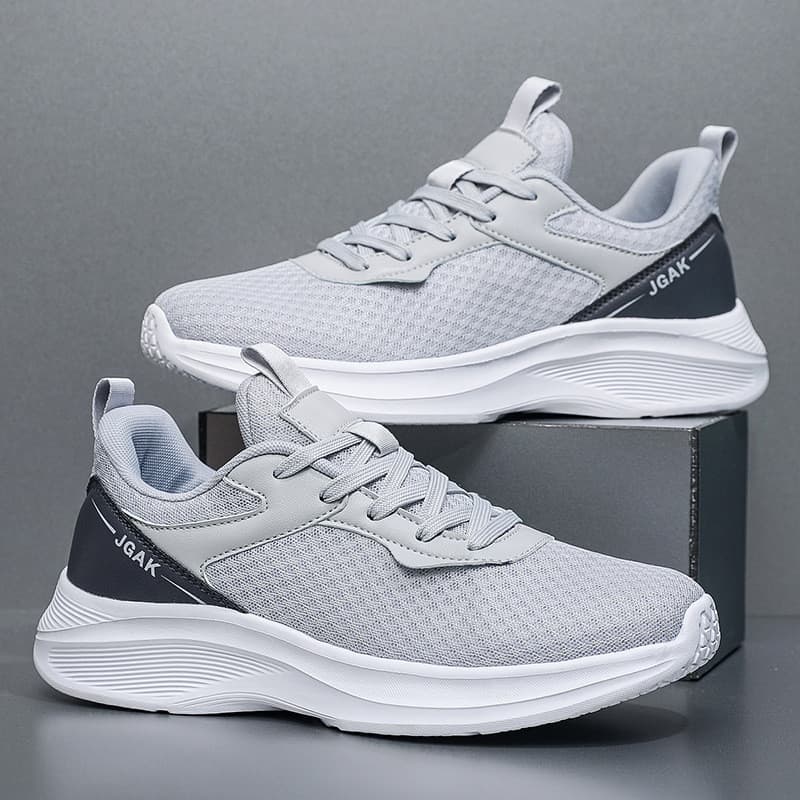 Tênis de verão com sola macia, tênis esportivo respirável com malha, tênis leve e casual para corrida.