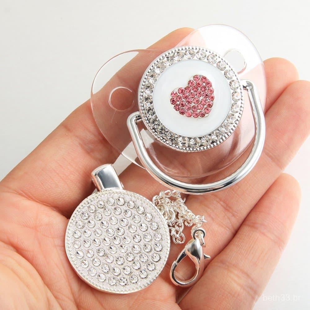Chupeta de Bebê Luxuosa em Formato de Coração com Strass Rosa Brilhante e Detalhes Prateados, Chupeta de Confeiteiro Ele