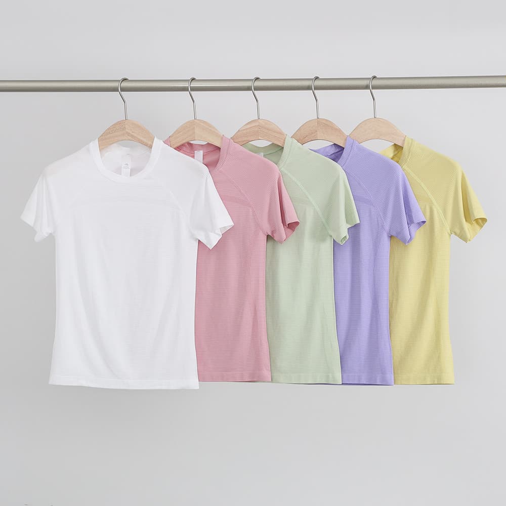 Roupas de Yoga femininas topos de secagem rápida manga curta magro-ajuste mais magro olhar roupas de Fitness camisetas e