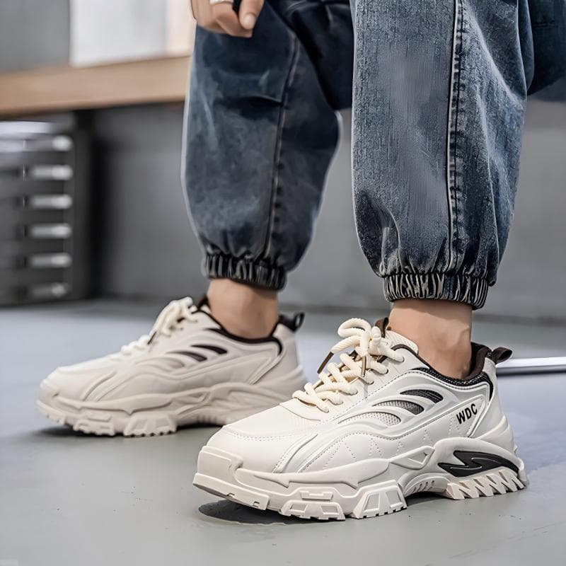 Calçados esportivos da moda masculina, superfície de malha respirável confortável, sola grossa aumentada antiderrapante