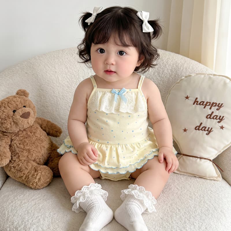 Bebê menina roupas de verão estilo fino bolinhas estilingue roupas do bebê recém-nascido cem dias macacão vestido bonito