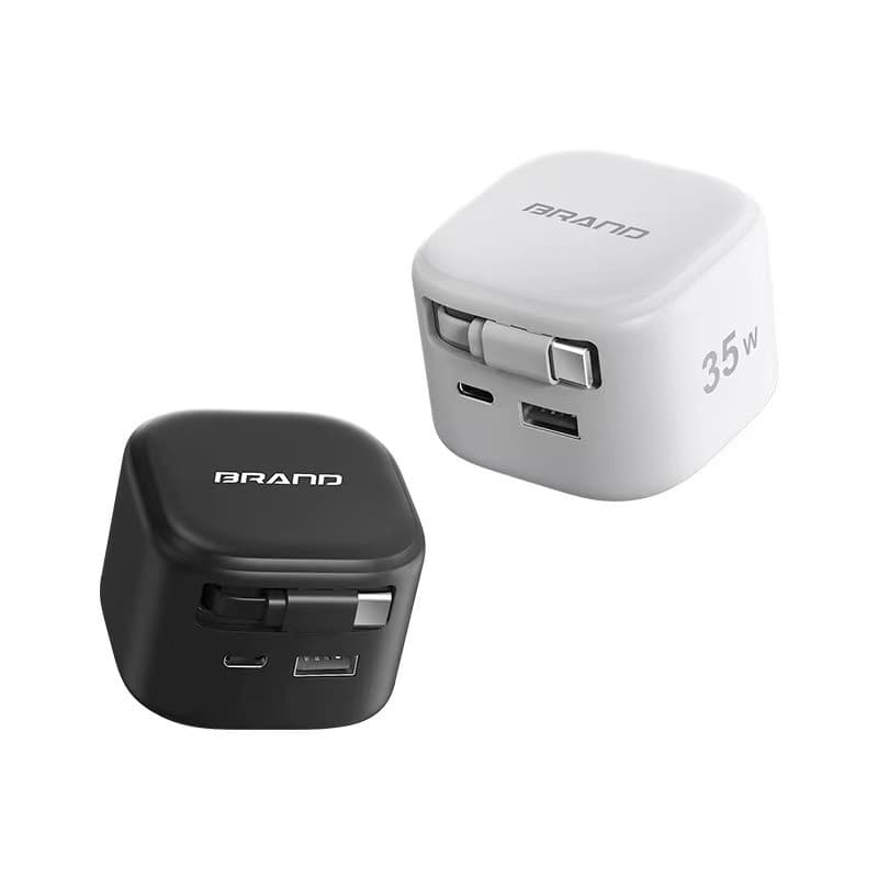 Carregador rápido retrátil para celular com ponta de carregamento nitrogenada e cabo retrátil.