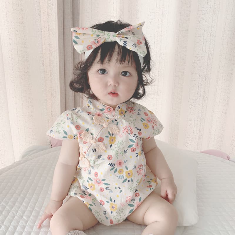 Roupas de bebê verão macacão fino Super bonito princesa cem dias lua cheia menina bebê roupas de verão Cheongsam bebê ma