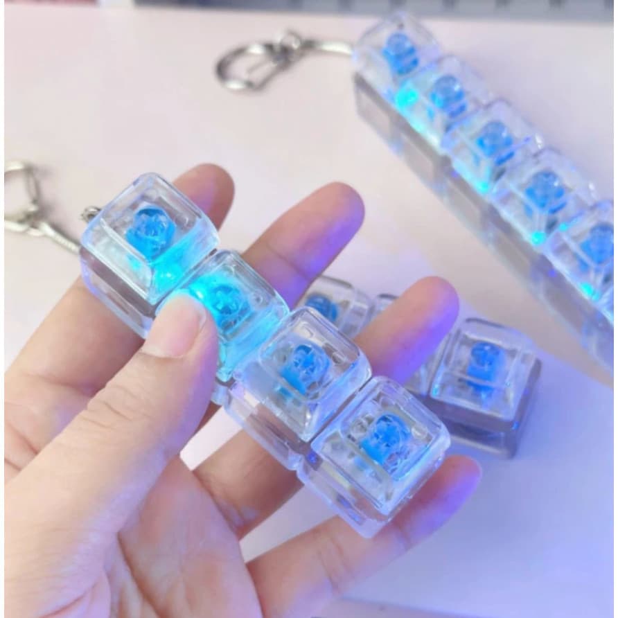 Chaveiro Fidget Toy, Teclado Mecânico de Bolso, Alívio Sensorial de Estresse, Acessório Decorativo com LED