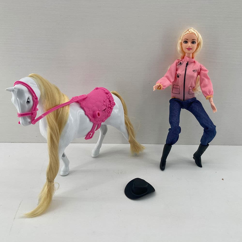 Boneca Fashion Articulada Candide Dream Doll Dia de Cavalgada Loiro