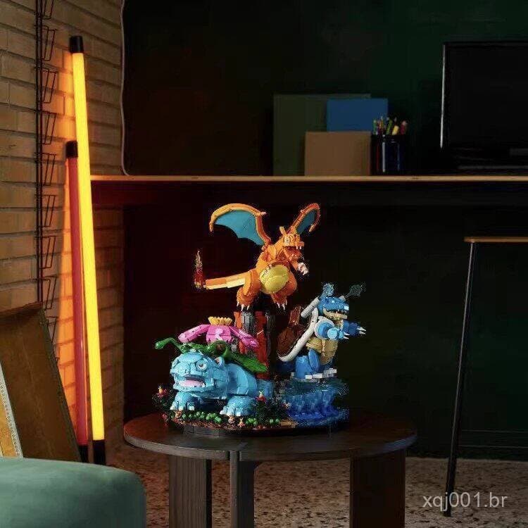 Compatível com os brinquedos de blocos de montar infantis LEGO Yu Sanjia Bulbasaur, Charizard e Blastoise 72153.