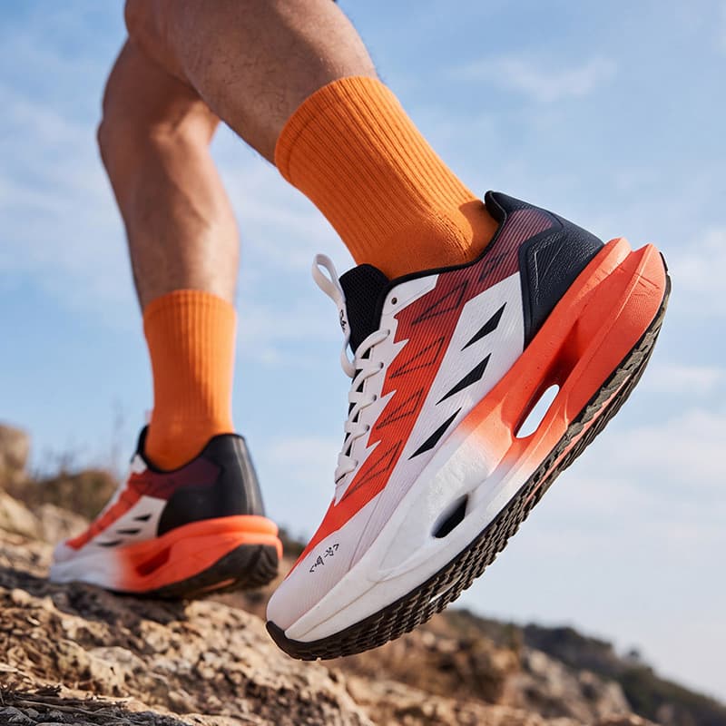 Novos tênis de corrida com botões para adolescentes e estudantes, tênis esportivos com placa de carbono para o ensino mé