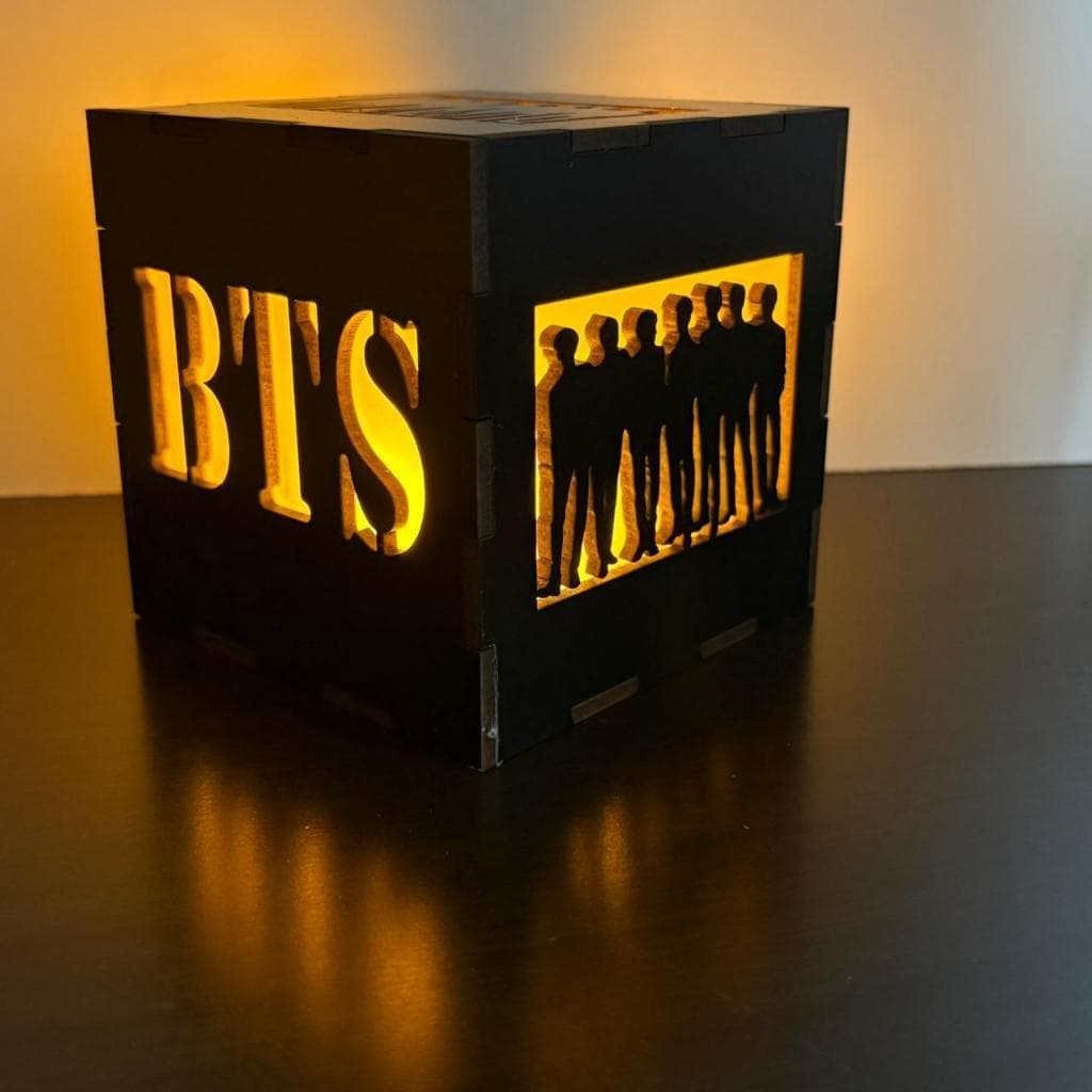 Luminária Cubo Led BTS Em MDF Decorativa Presente Kpop Army Quarto