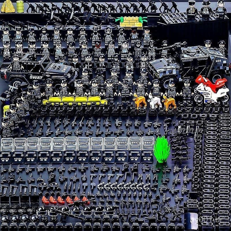 Novidades: Blocos de montar compatíveis com Lego, figuras militares, forças especiais, figuras policiais.