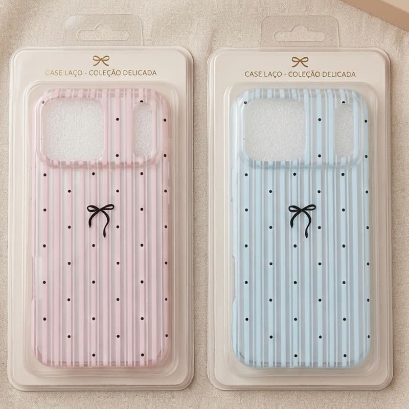 Capinha de Celular Laço Coquette Vintage Listrada Poá com Proteção de Câmera - iPhone