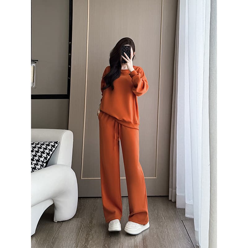 Um conjunto completo ootd Wear conjunto feminino forma de pêra figura estilo coreano High-End forro de lã moletom conjun
