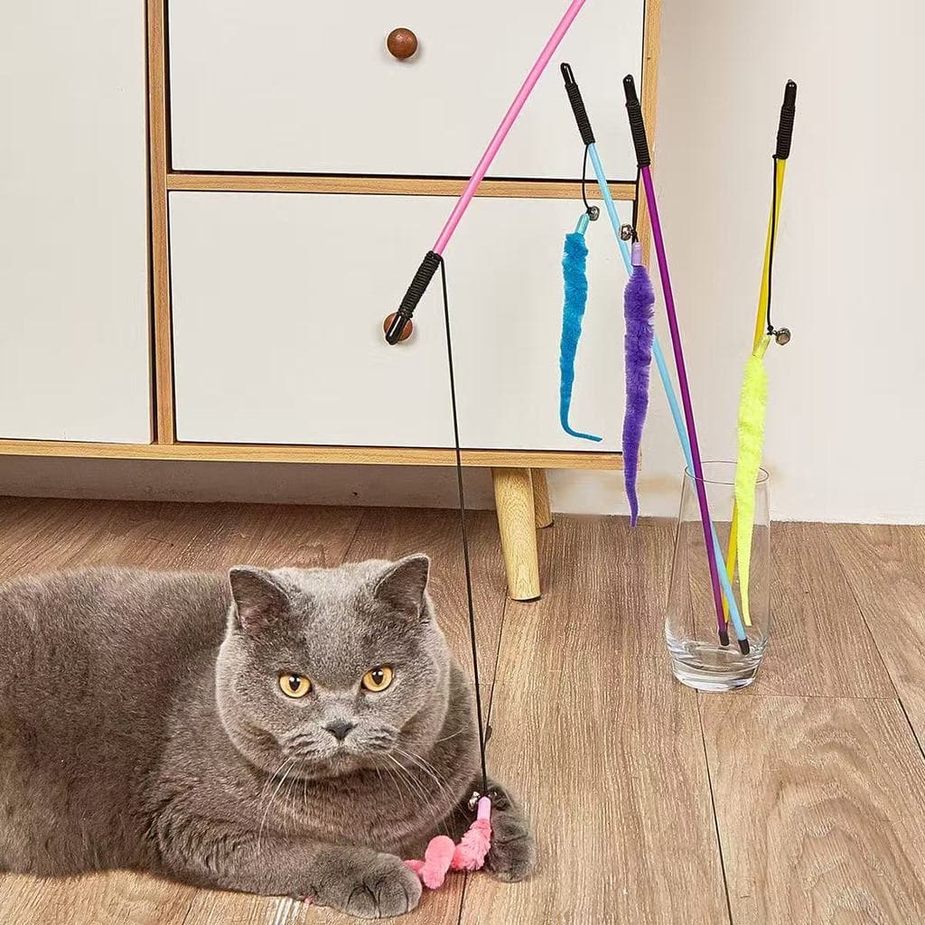 Brinquedo Varinha Colorida 40cm com Cordinha e Guizo Sonoro para Brincar com Gato Adulto ou Filhote