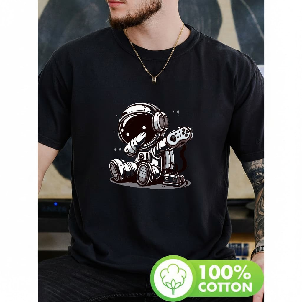 Camiseta Masculina Estampa Astronauta Com Controle De Videogame Moderna Estilosa Atemporal Cena Urbana